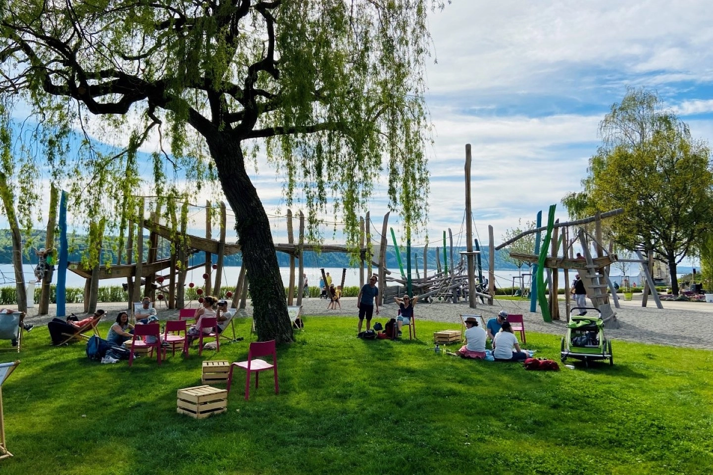 Pressebild: Spielplatz am Wasser