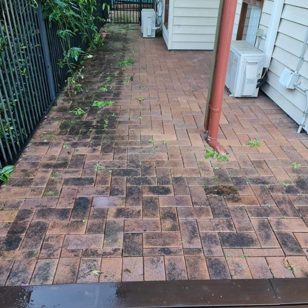 What customer feedback has Bundaberg Pressure Cleaning received?