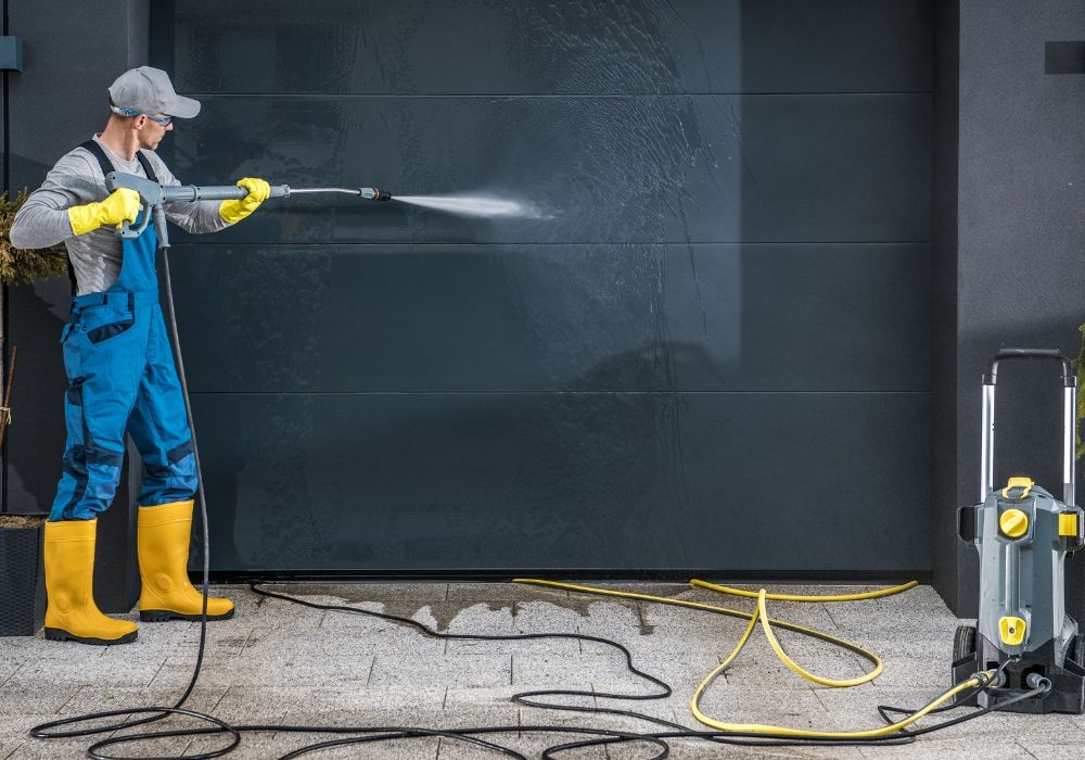 How does your team clean tennis and sports courts?