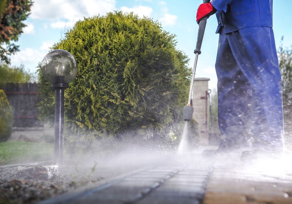 What services does Capricorn House Washing offer in Rockhampton?