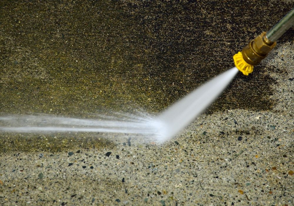 Why choose Capricorn House Washing for roof cleaning?