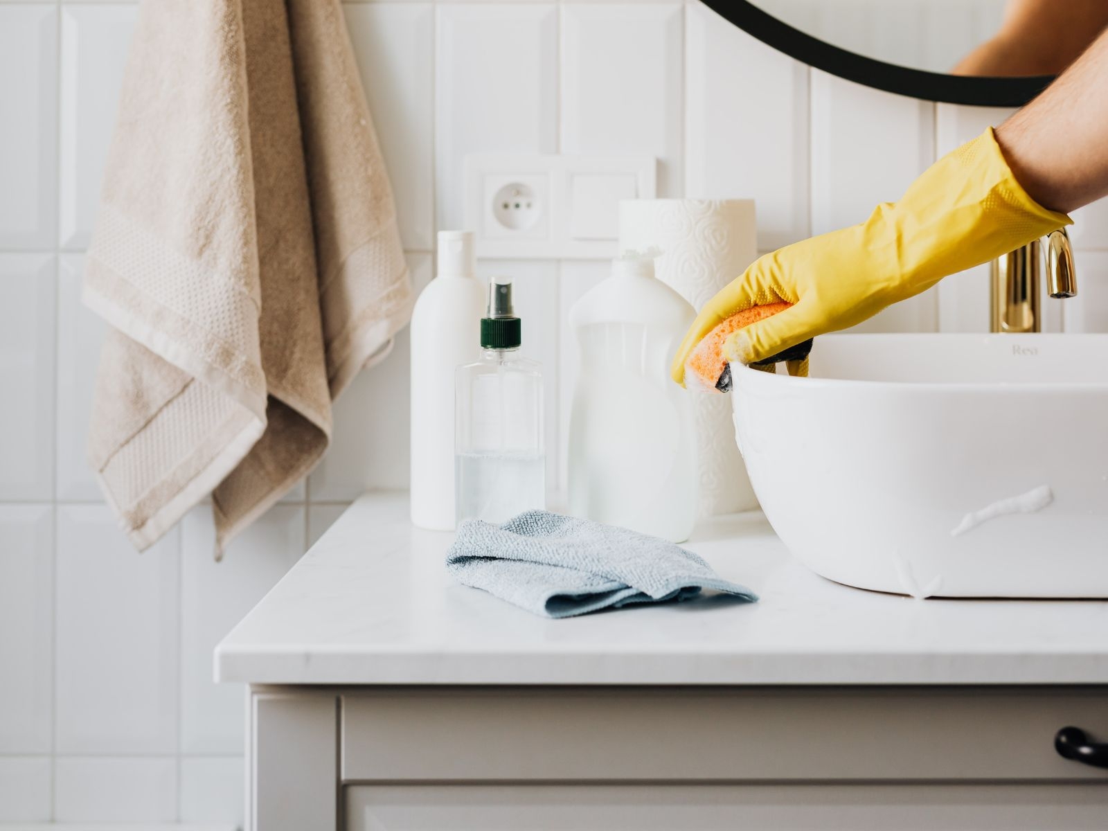 Detailed Deep Cleaning for Kitchens and Bathrooms Scrub Lou Detailed Deep Cleaning for Kitchens and Bathrooms