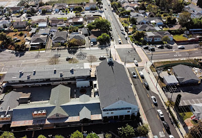 Factors to consider when choosing a roofing company, such as experience, reputation, and pricing