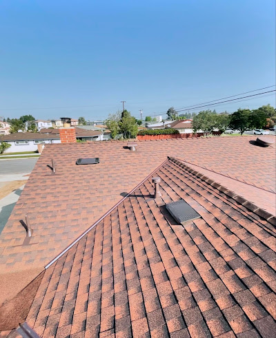 Importance of proper licensing and insurance for roofing contractors in California