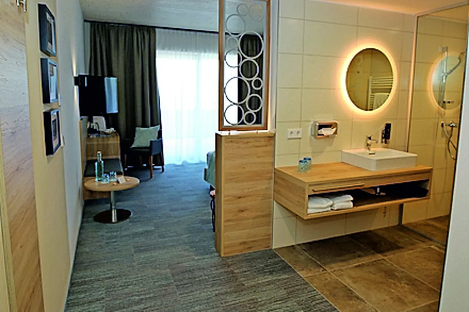 Hotel Donau Lodge image