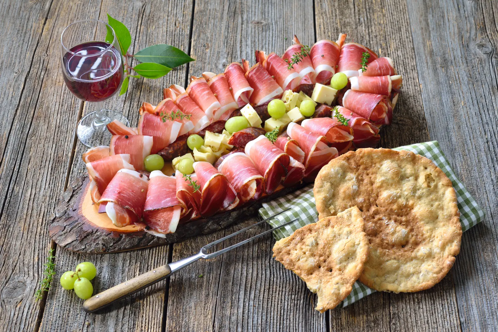 Törggelen in South Tyrol: speck, Kaminwurzen sausages and mountain cheese image