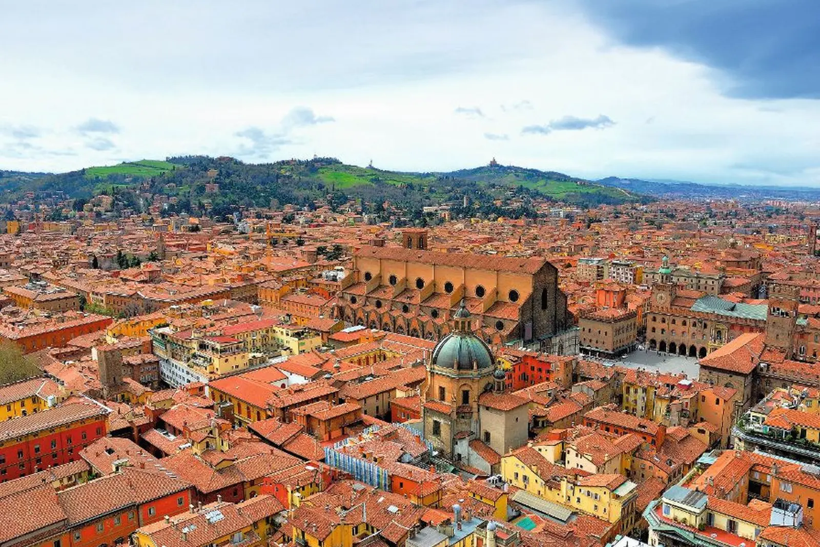View over Bologna image