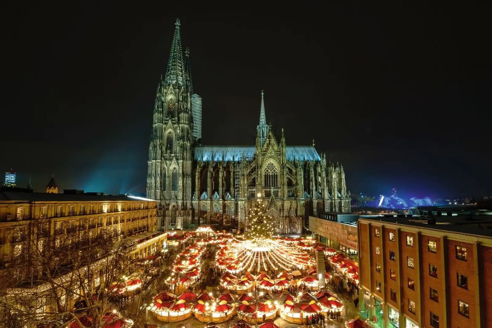Image Marché de Noël devant la cathédrale de Cologne