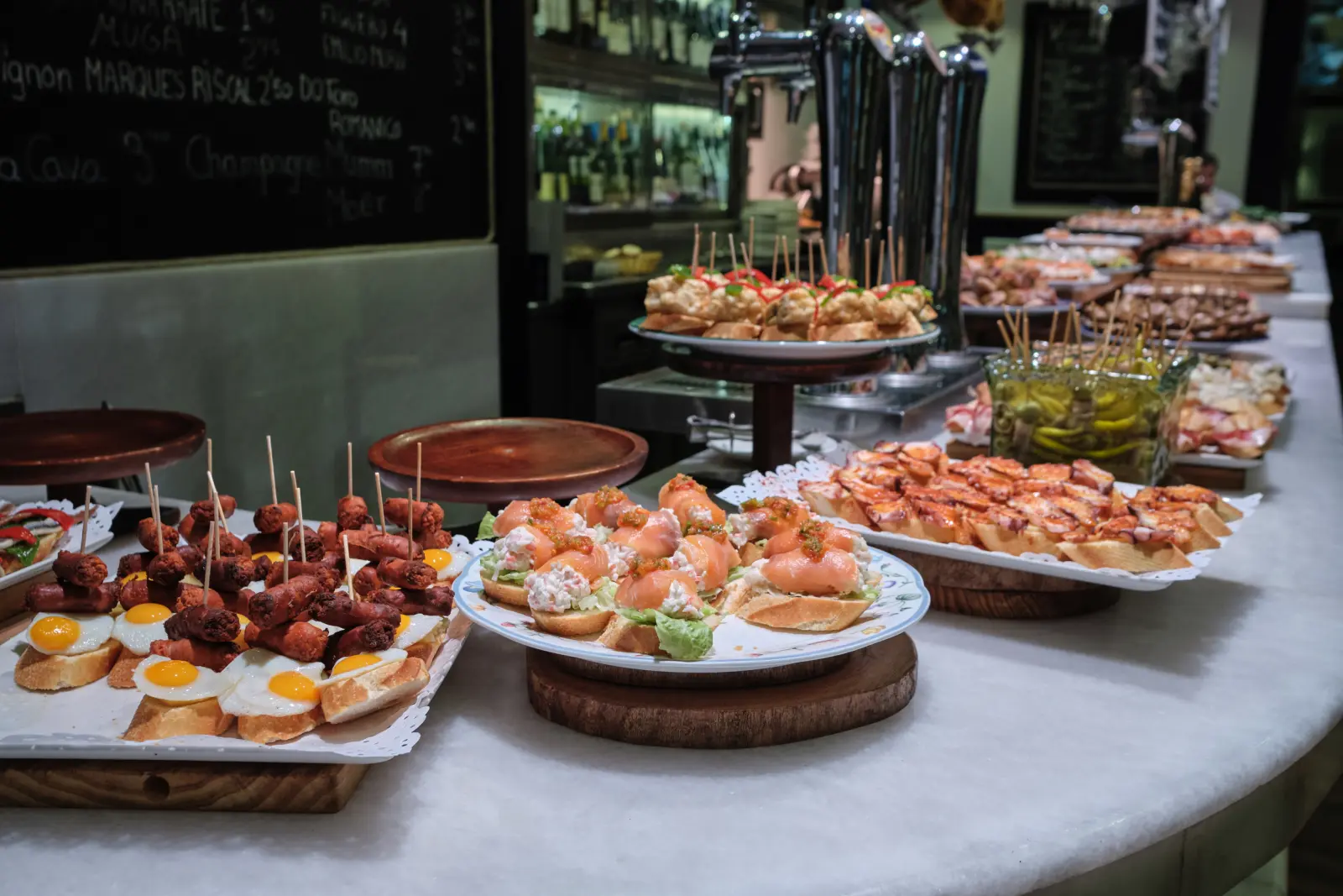 Pintxos a San Sebastián immagine