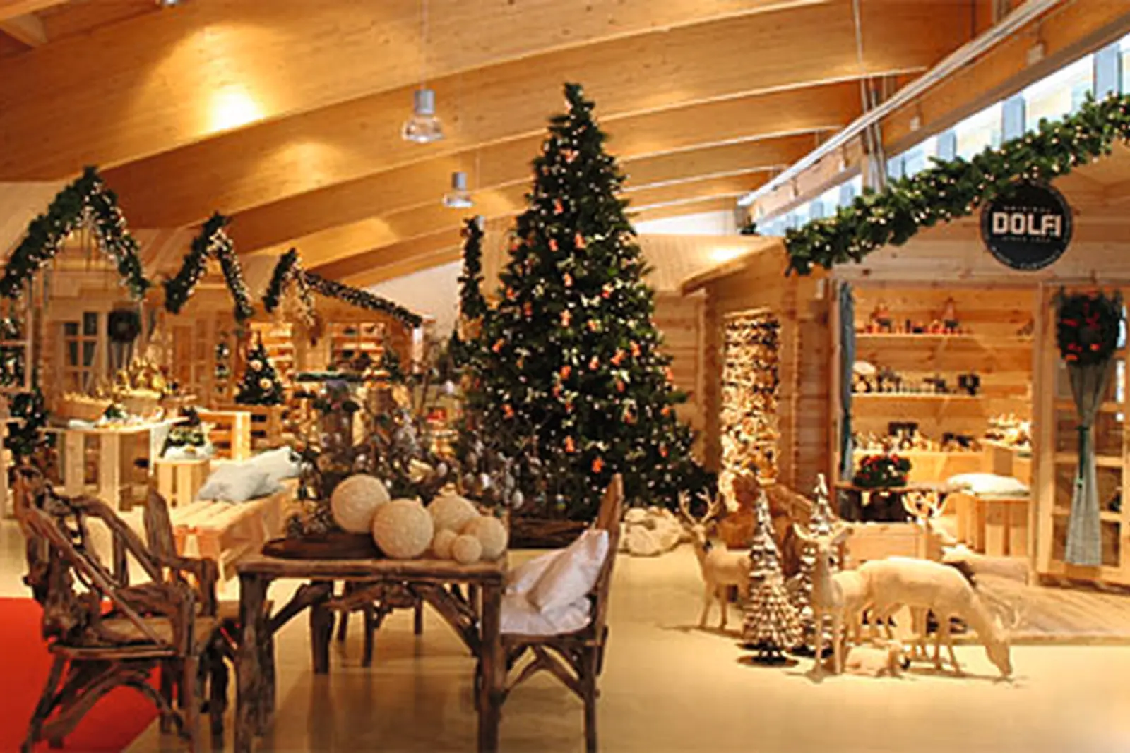 Dolfi wood carving image