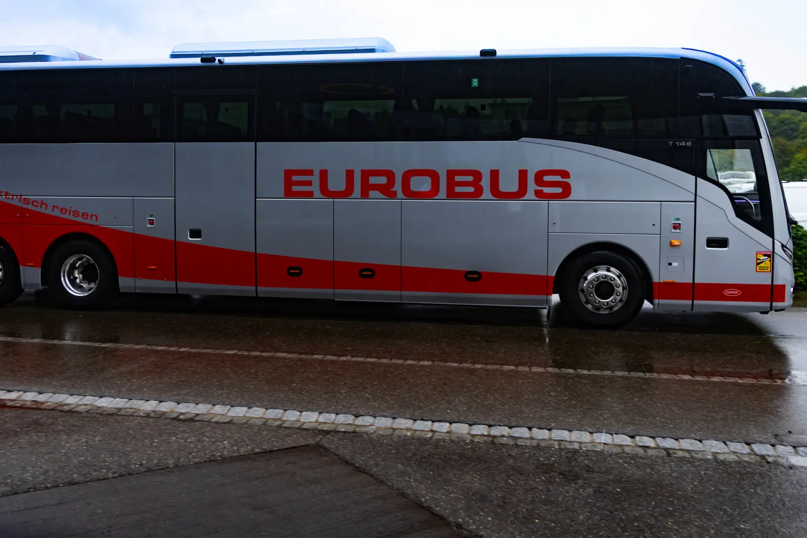 Erster Elektro-Bus der Schweiz Bild
