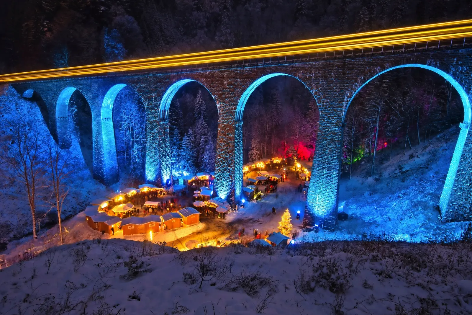 Ravenna Gorge Christmas market image