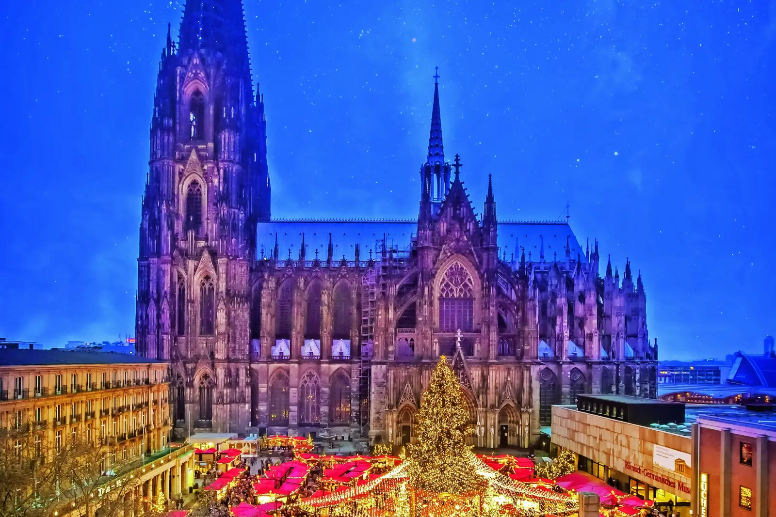 Image Marché de Noël devant la cathédrale de Cologne