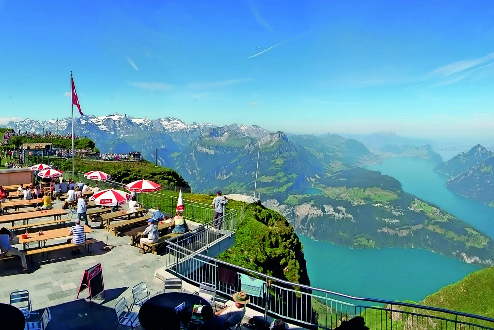 Summit terrace at Fronalpstock image