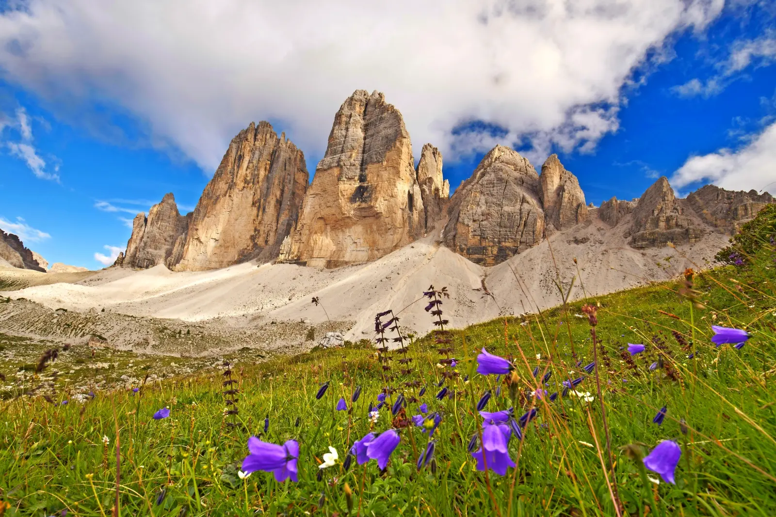 Tre Cime di Lavaredo nelle Dolomiti immagine