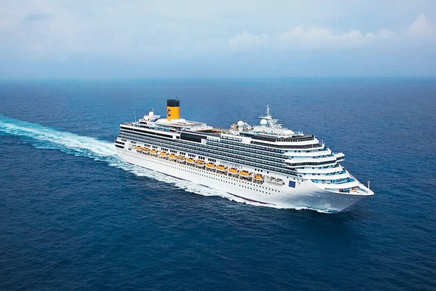 Nave da crociera Costa Pacifica in navigazione sul mare.