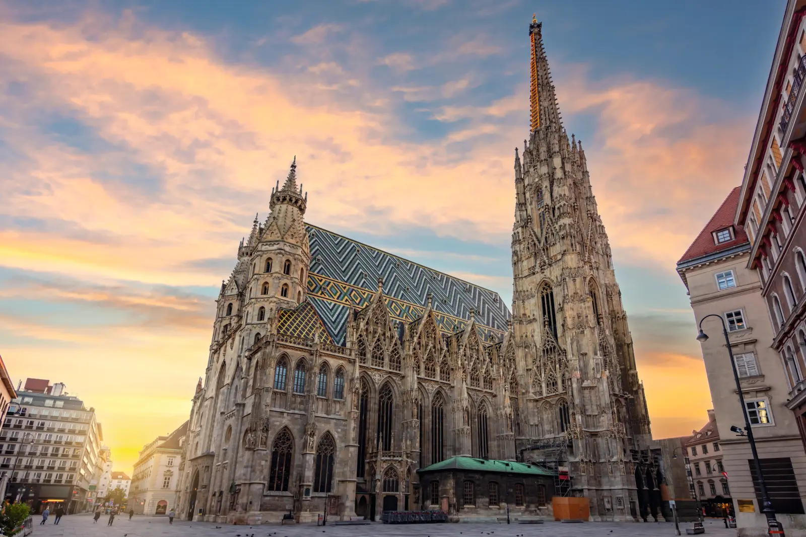 Duomo di Santo Stefano a Vienna al tramonto.