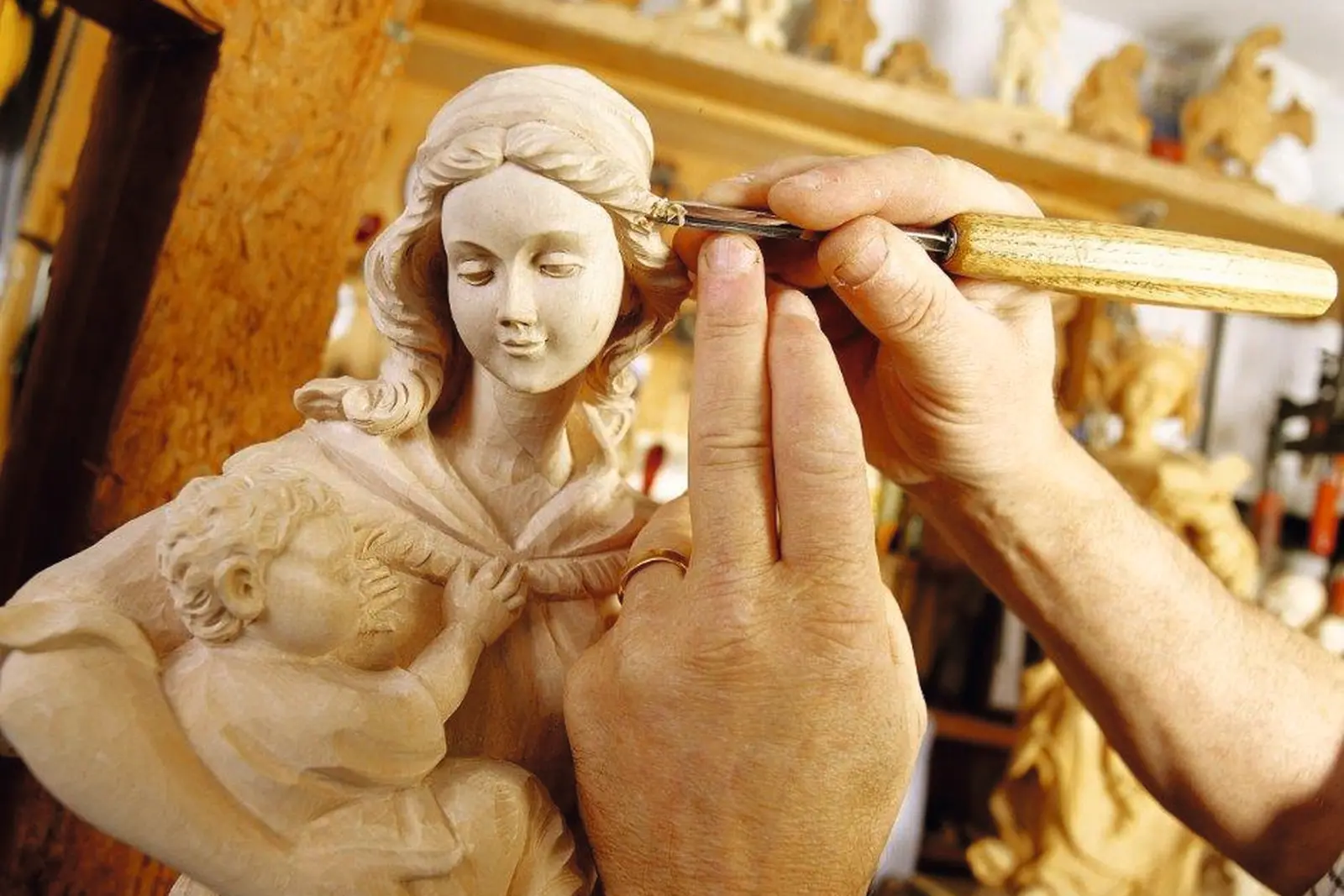 Dolfi wood carving
