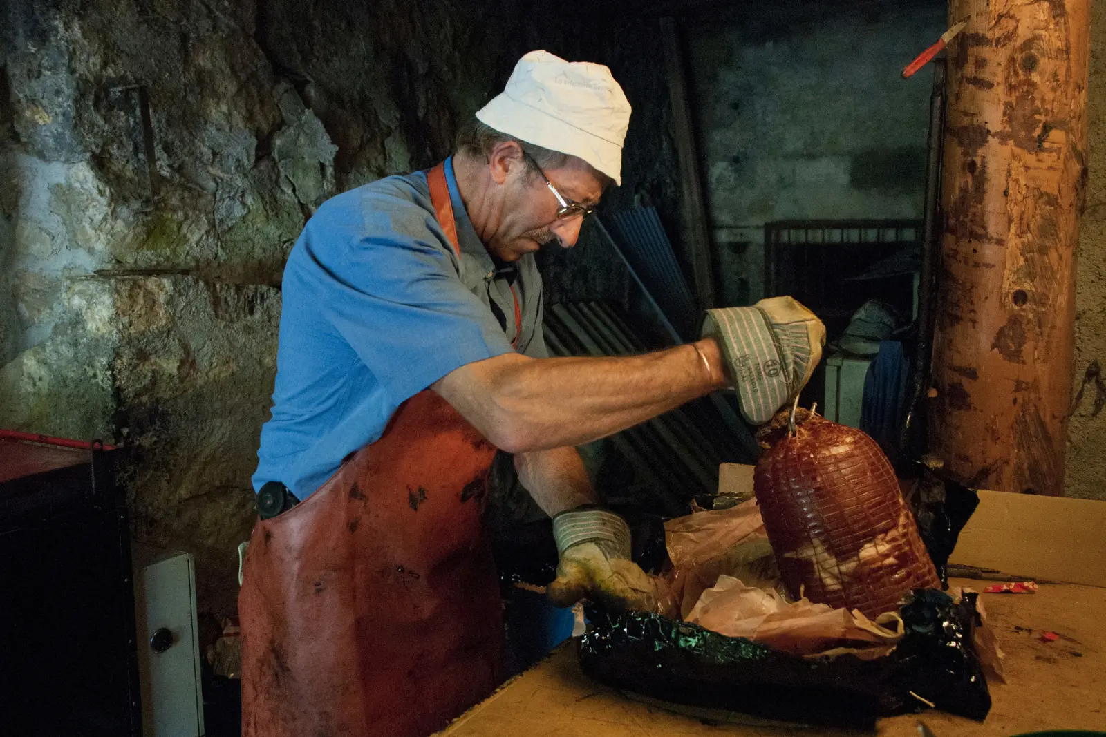 Prosciutti cotti nell'asfalto: un highlight