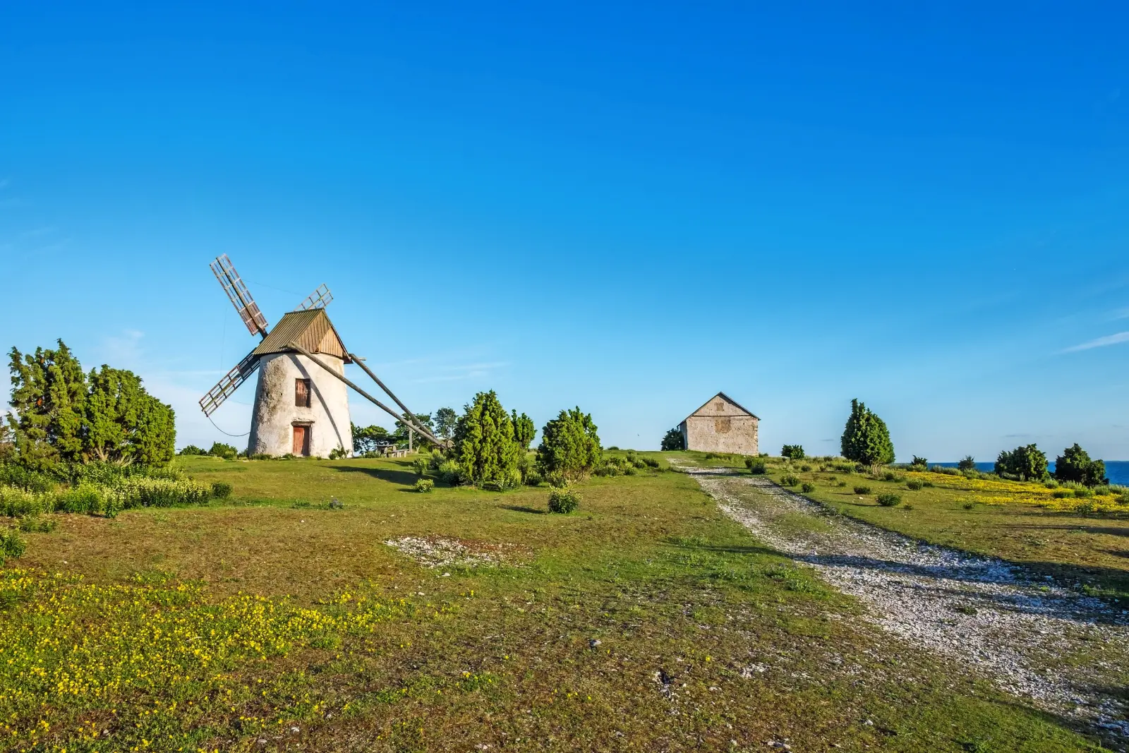 Vieux moulin à vent à Gotland, en Suède