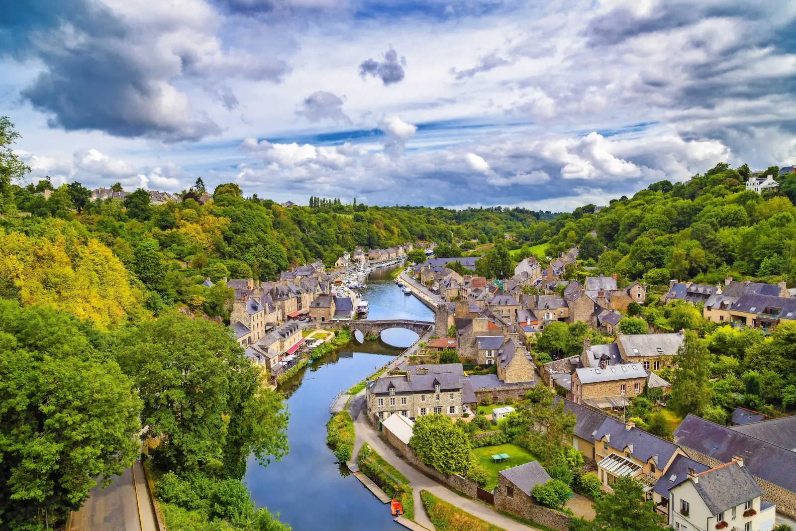 Fluss in der Bretagne