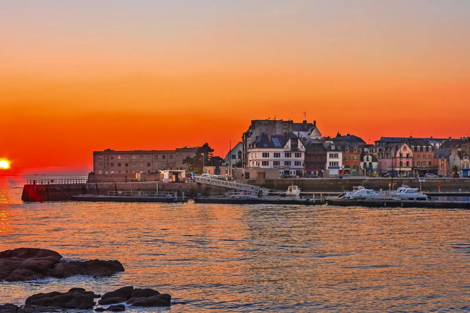 Tramonto su Concarneau in Bretagna