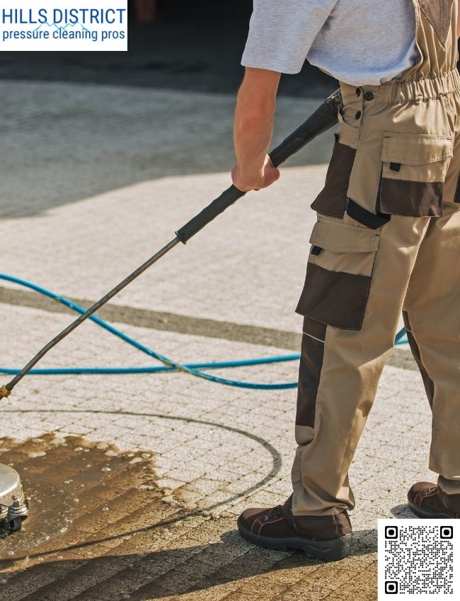 What is the customer feedback on Hills District Pressure Cleaning Pros?