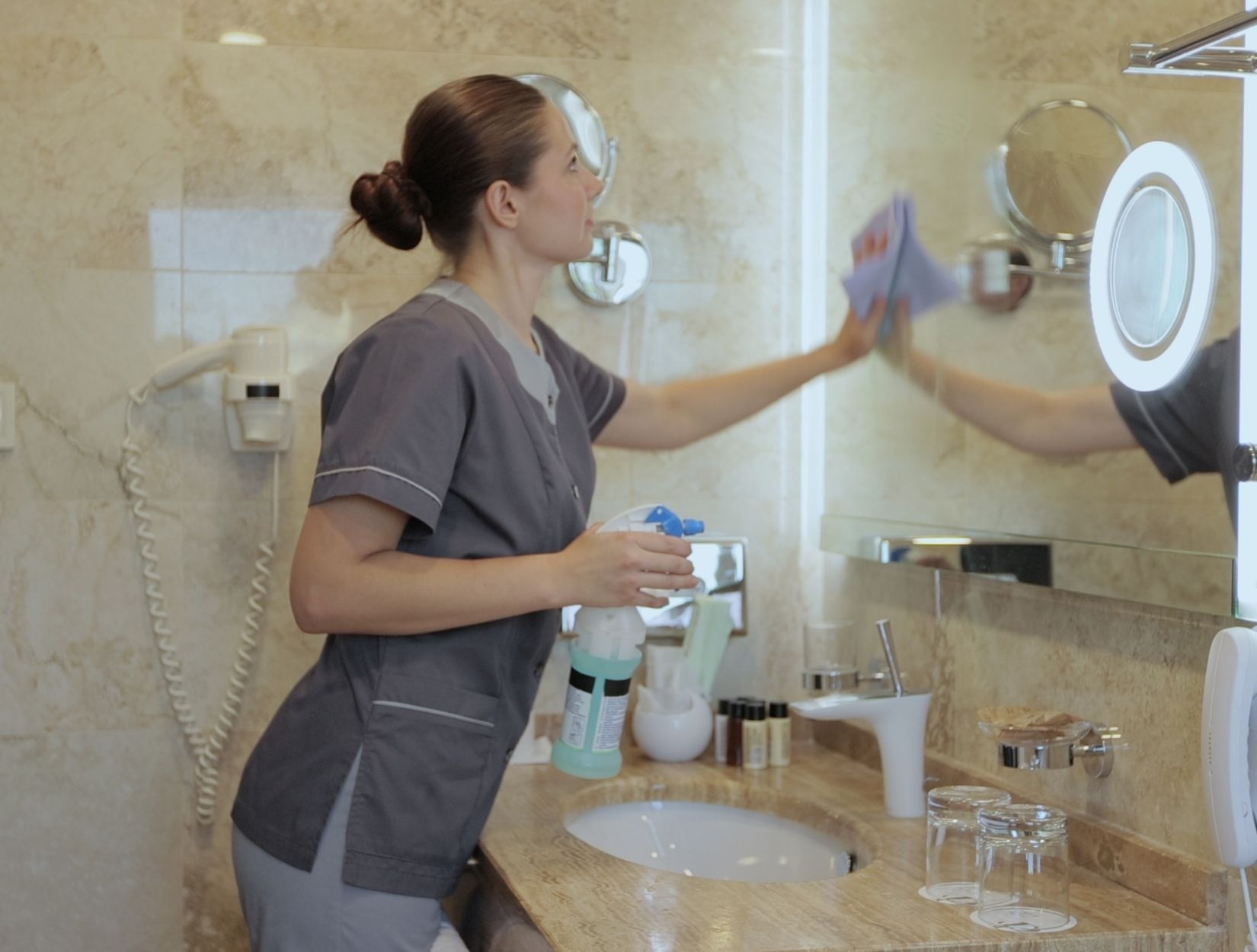 Who provides the Best 10 house cleaning services in Charlotte?