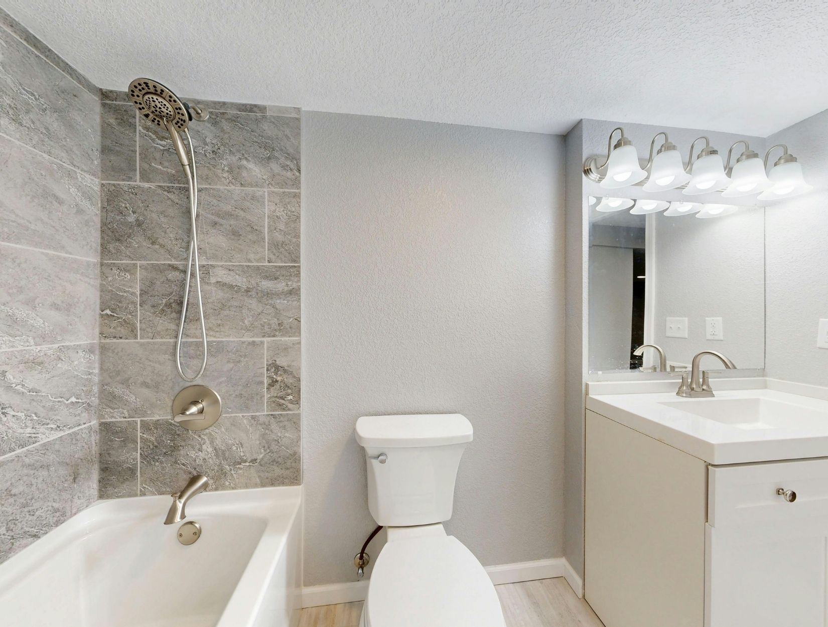 Who are the experienced home cleaning teams in Las Vegas?