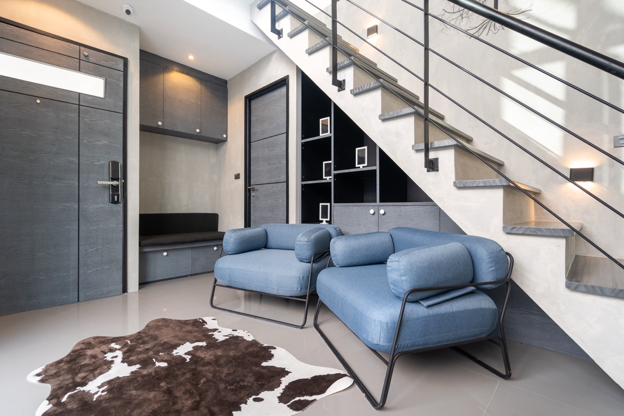 Leveraging Technology for Improved Financial Management