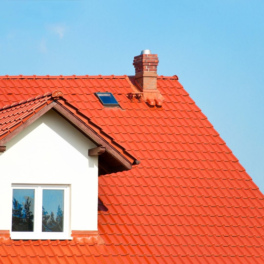 What are the signs of a roof in poor condition?