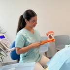 Raquel Lopes, Dentalhygienikerin in Vernier