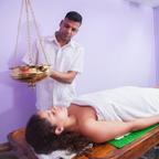 Sig. Pathmanathan, massaggiatore ayurvedico a Zurigo