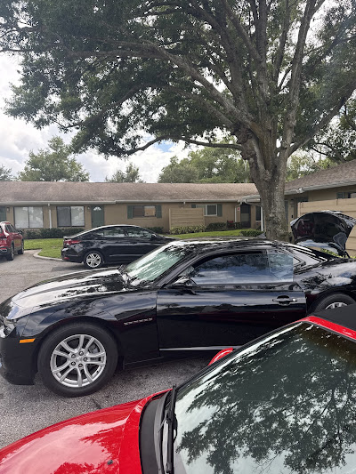 Ensuring the Availability and Response Time of an Emergency Locksmith