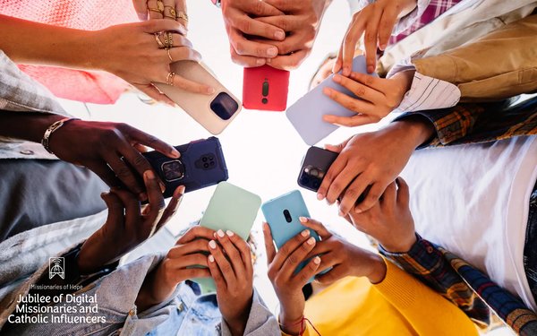 Mission « Amour » : les missionnaires numériques connectent le monde