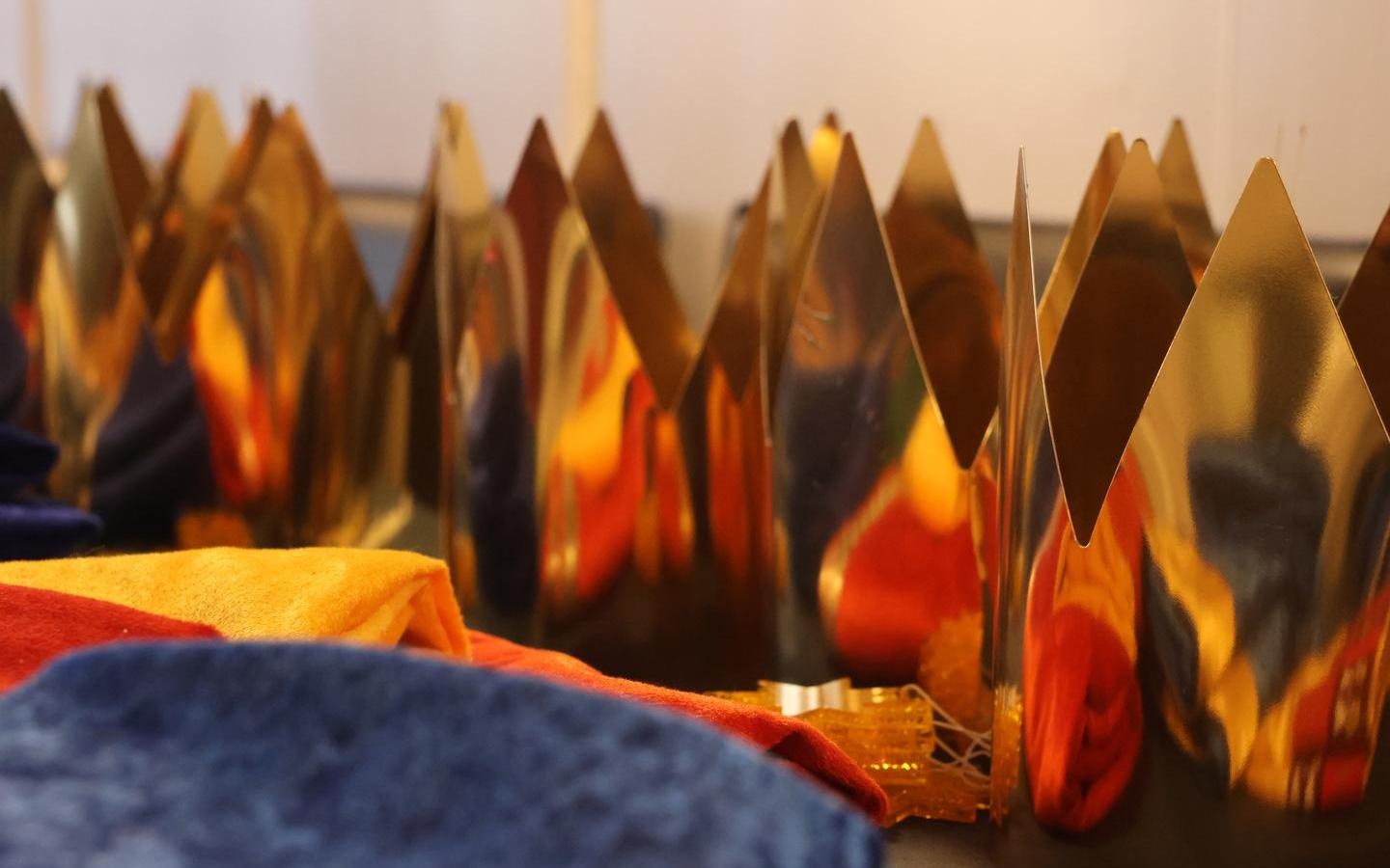 Kronen der Sternsingerinnen und Sternsinger © Missio Schweiz