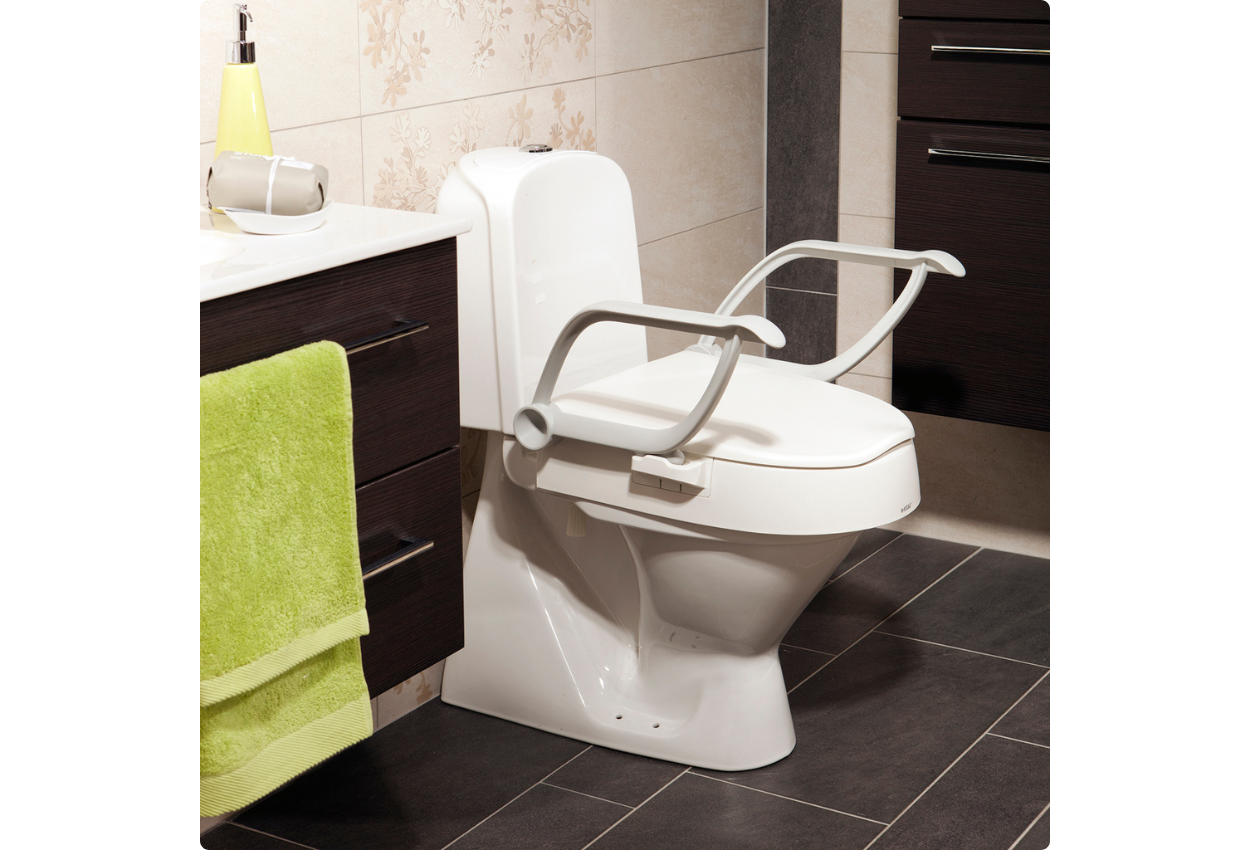 Toilettensitzerhöhung mit Armlehnen_1