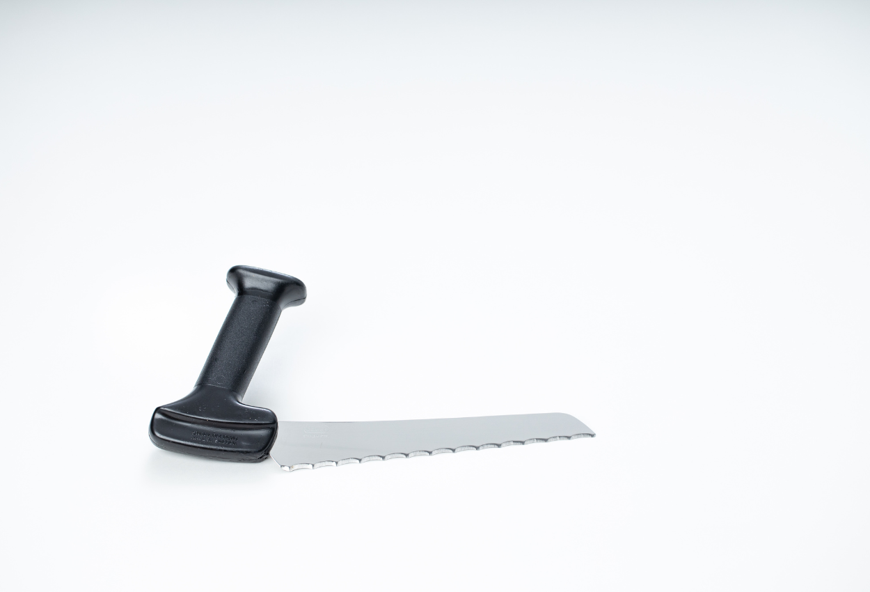 Coltello da cucina 20 cm, lama dentata larga