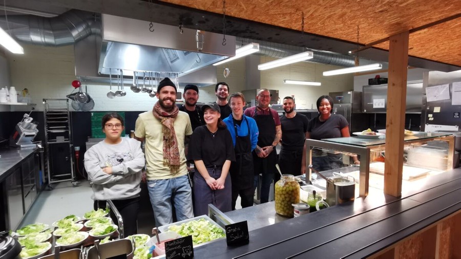 Das Team vom Restaurant Drahtesel in der Küche