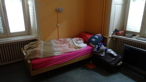 Bett