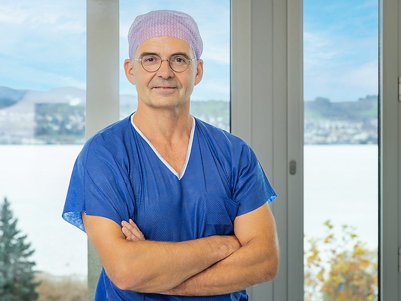 Thalheimer_Andreas_Chirurgie_Portrait_blau_Web_1024