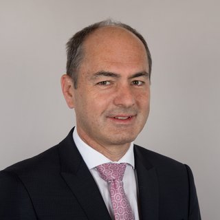 Photo Dipl. Ing. ETH, lic. oec. HSG Simon U. Hämmerli