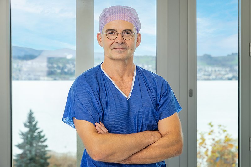 Thalheimer_Andreas_Chirurgie_Portrait_blau_Web_1024