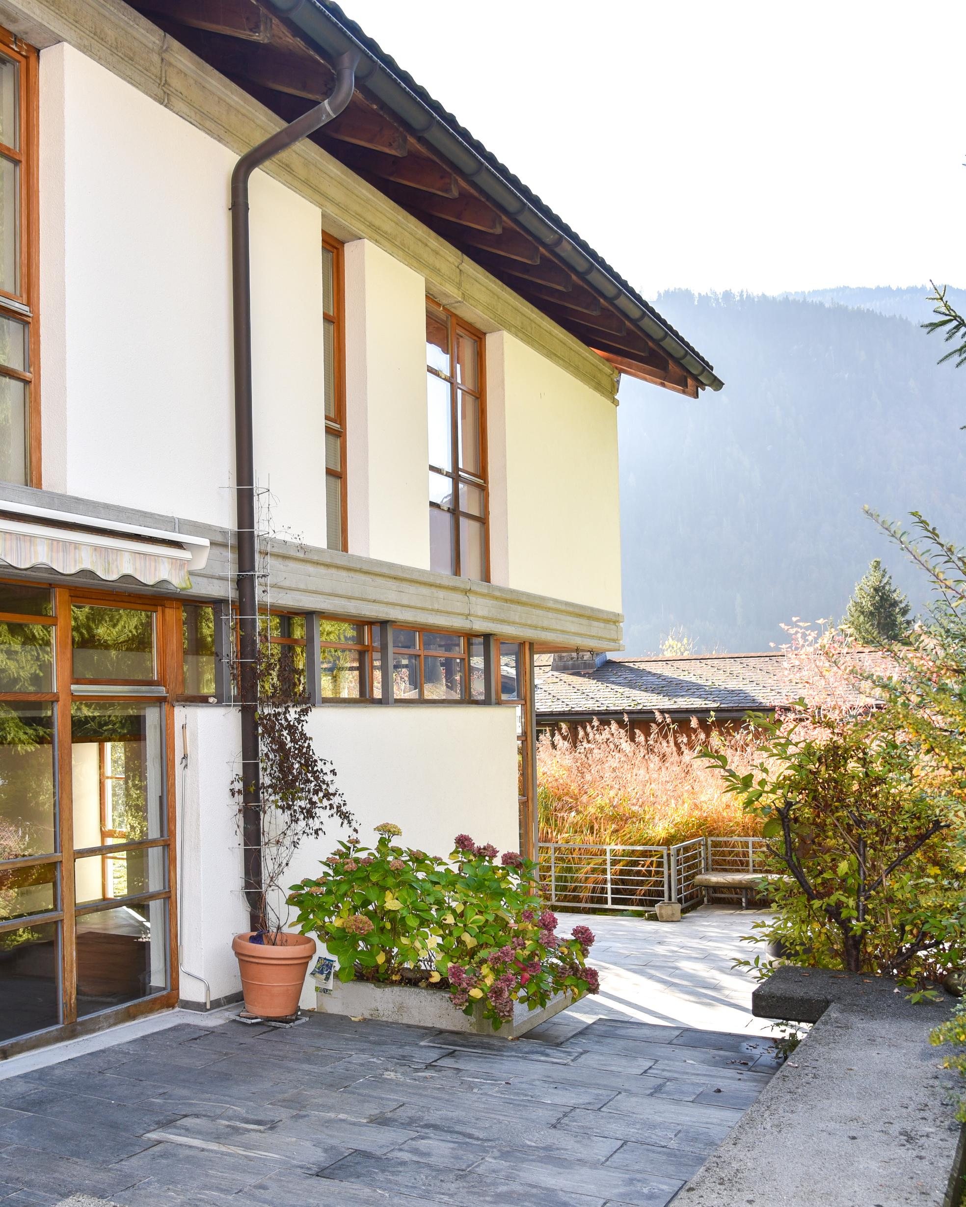 Bild von Ihr neues Zuhause inmitten der Natur